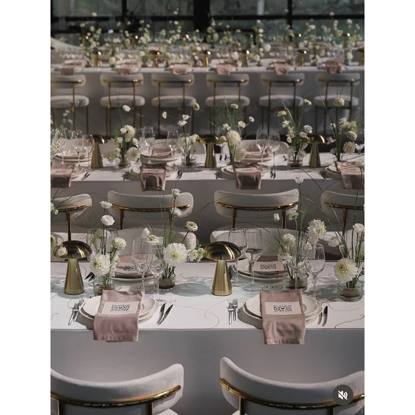 Стул «Лира» золотой, белый теплый бархат