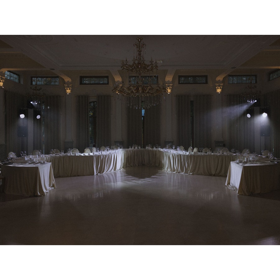 Скатерть прямая широкая бархатная молочная - Фото миниатюра 5