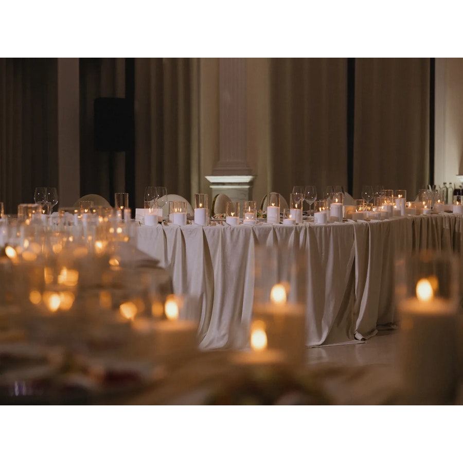 Скатерть прямая широкая бархатная молочная - Фото миниатюра 6