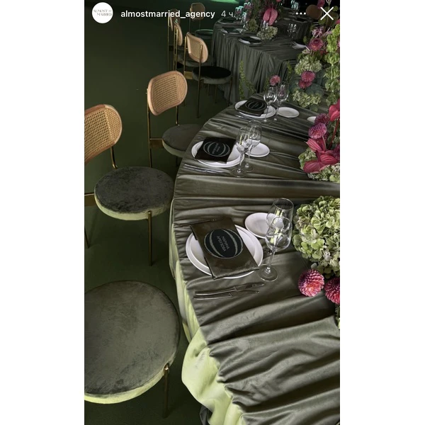 Стул «Тотем» золотой, мшистый бархат с ротанговой спинкой натуральной - Фото 4