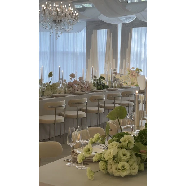 Стул «Лира» серебряный, сливочно-молочный бархат