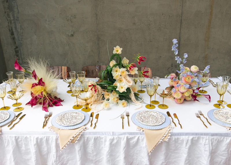 Салфетка из смесового льна, Бежевая с помпонами