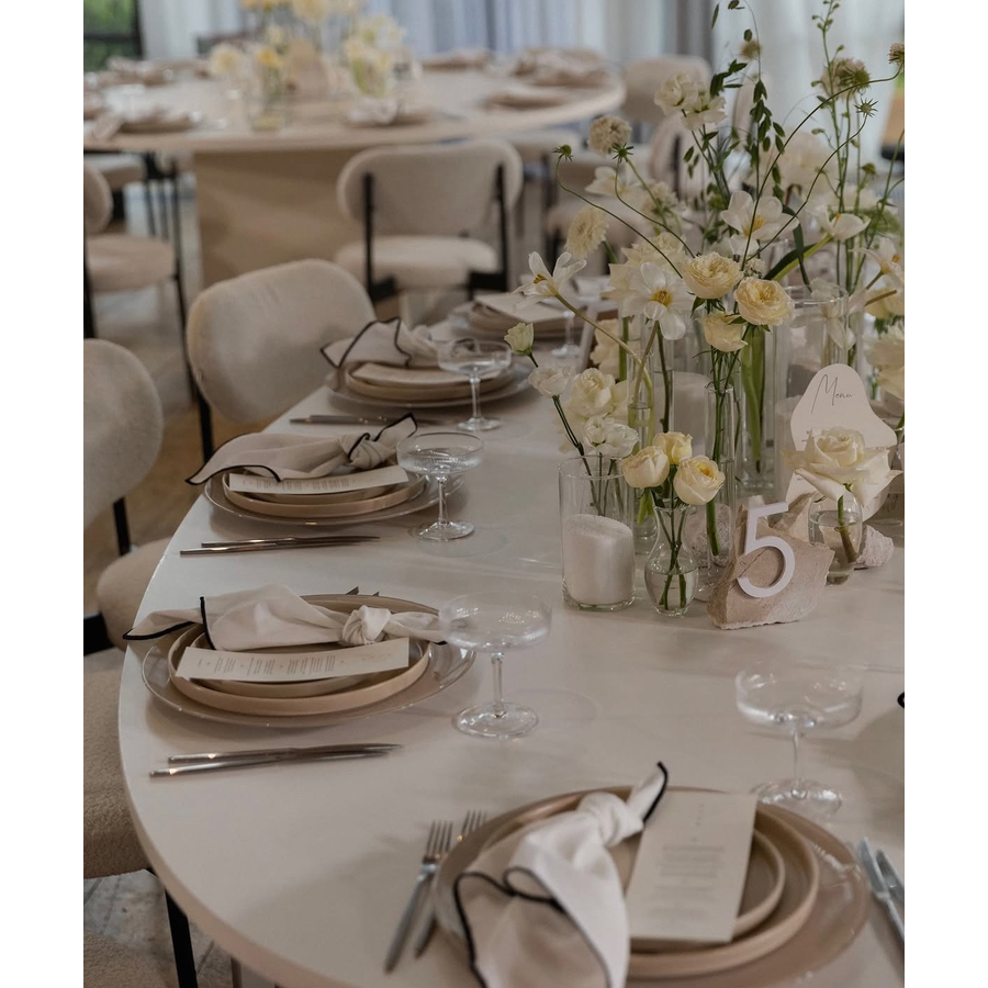 Салфетка молочная с черным кантом - Фото миниатюра 3