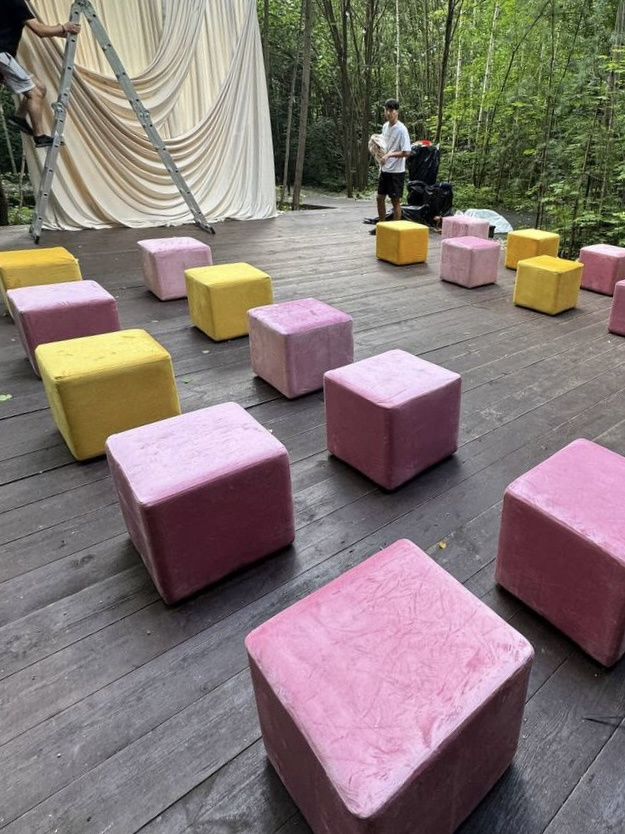 Пуф квадратный Точка, велюр, Манговый Куб - Фото миниатюра 2