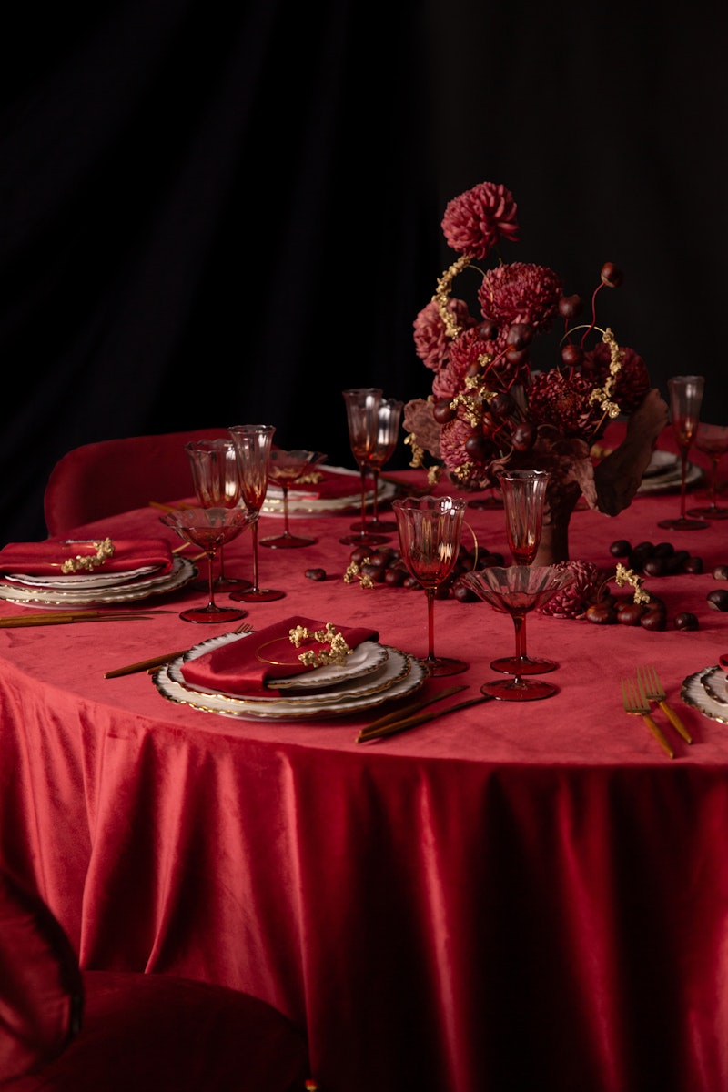 Скатерть велюр, круглая, пьяная вишня