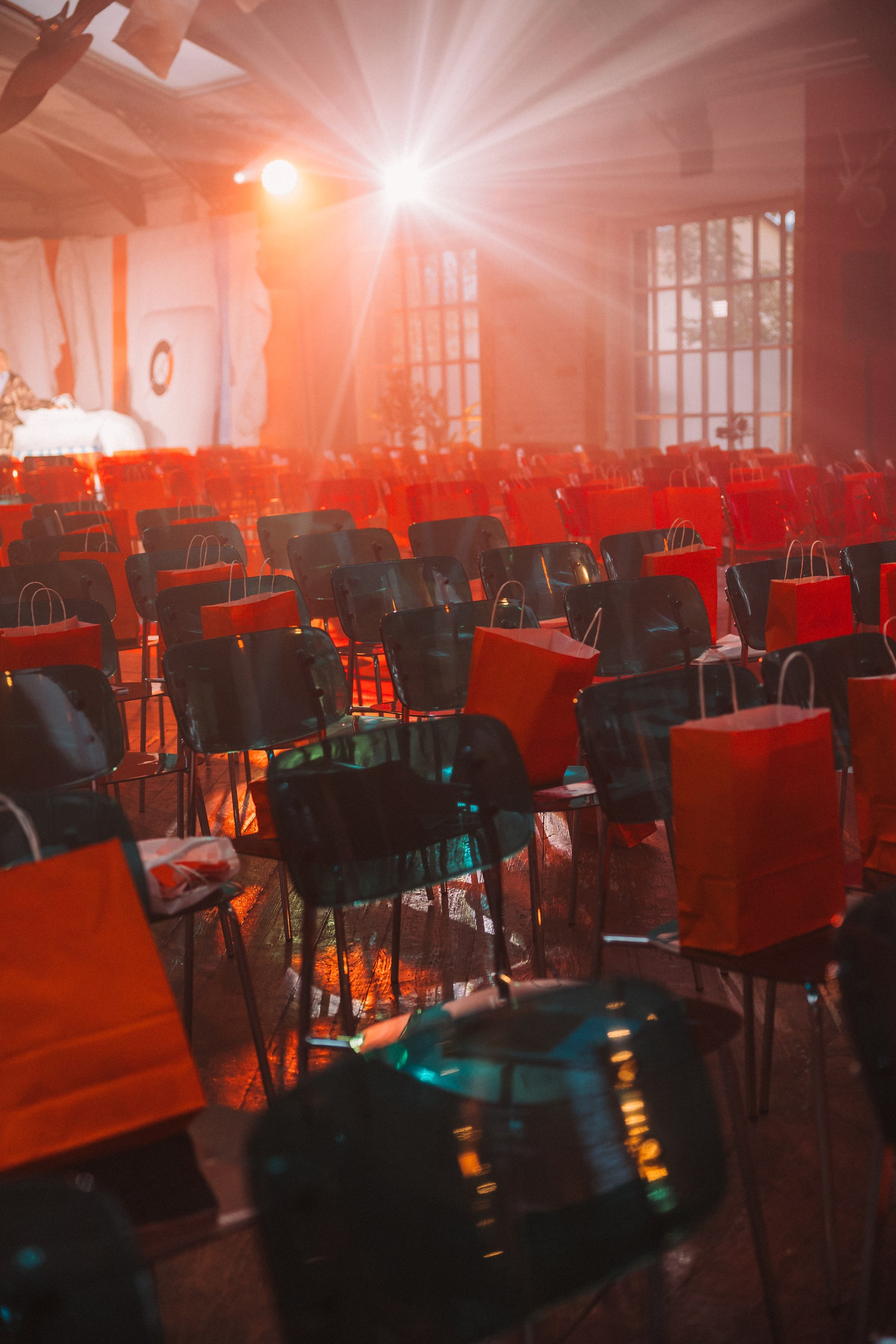 Стул Призм Серебро, Омут памяти