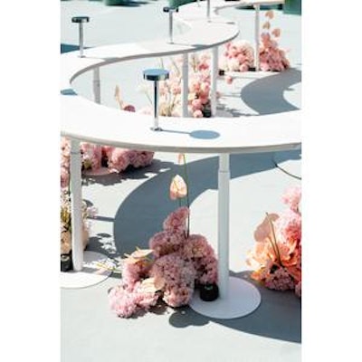 Стол коктейльный Твист Змейка М, Кремовый бисквит  (телескопические ноги)  - изображение 2