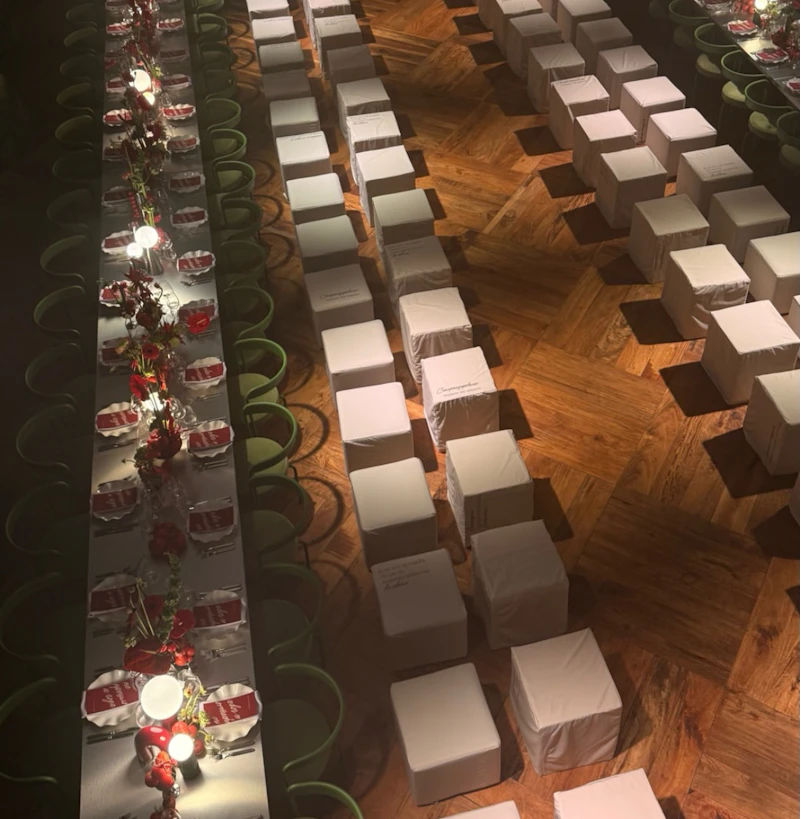 Порционная тарелка Лотос с черной каймой М