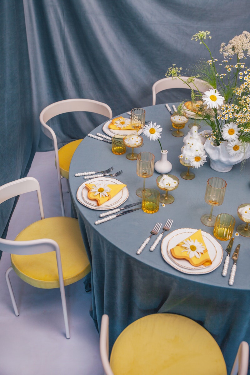 Скатерть велюр, круглая, серо-голубая