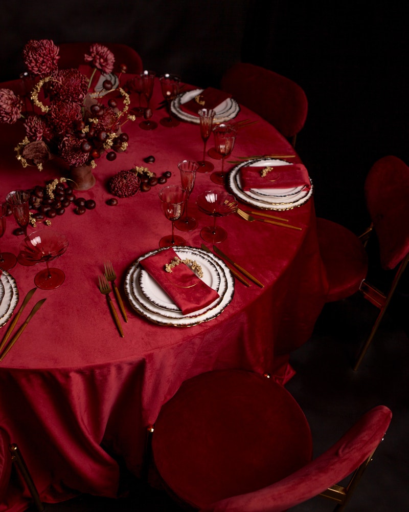 Скатерть велюр, круглая, пьяная вишня