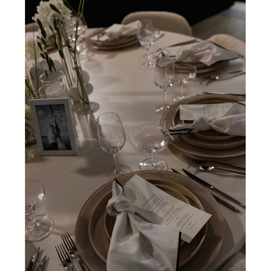 Салфетка молочная с черным кантом - Фото миниатюра 4