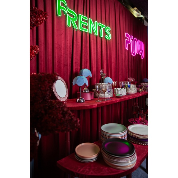 Стол коктейльный Твист Лепесток, пьяная вишня (телескопическая нога)  - изображение 6