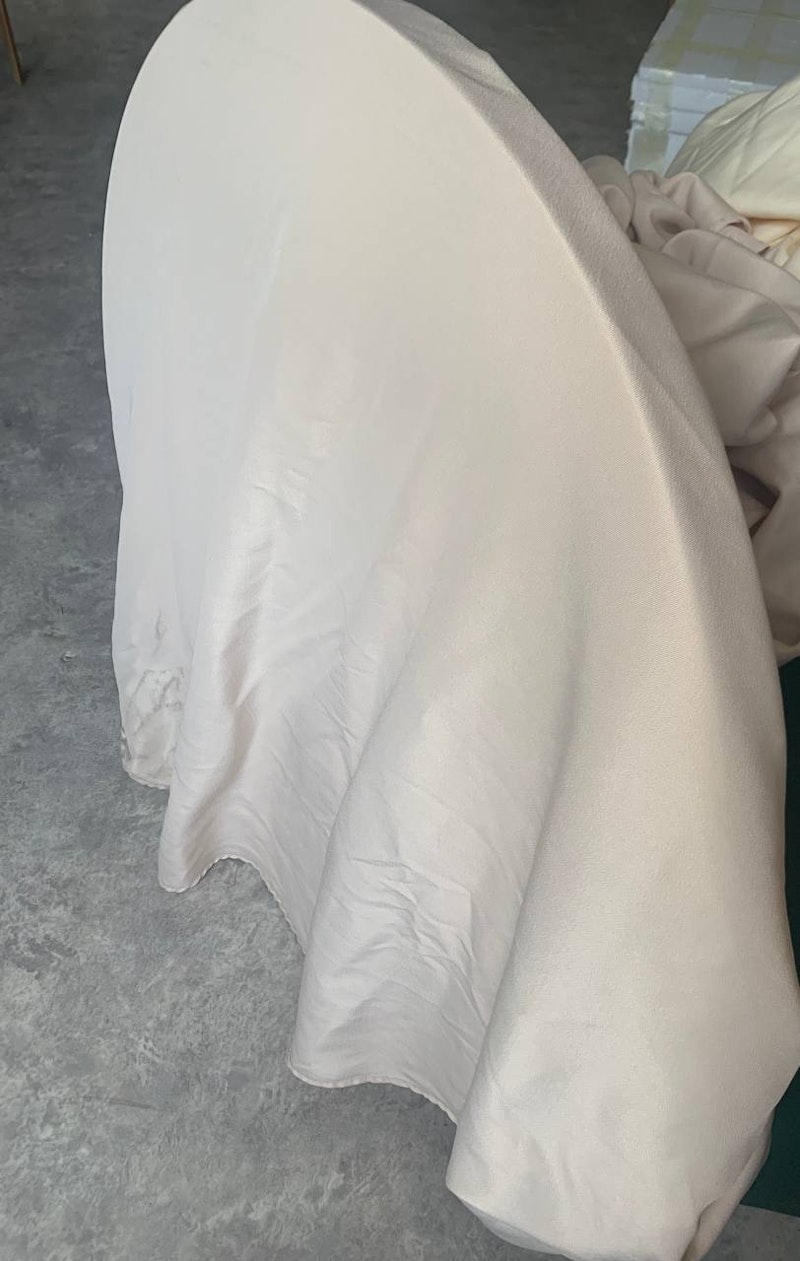 Скатерть велюр, круглая, молочная ХЛ