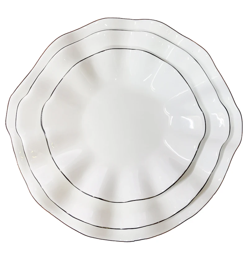 Порционная тарелка Лотос с черной каймой М