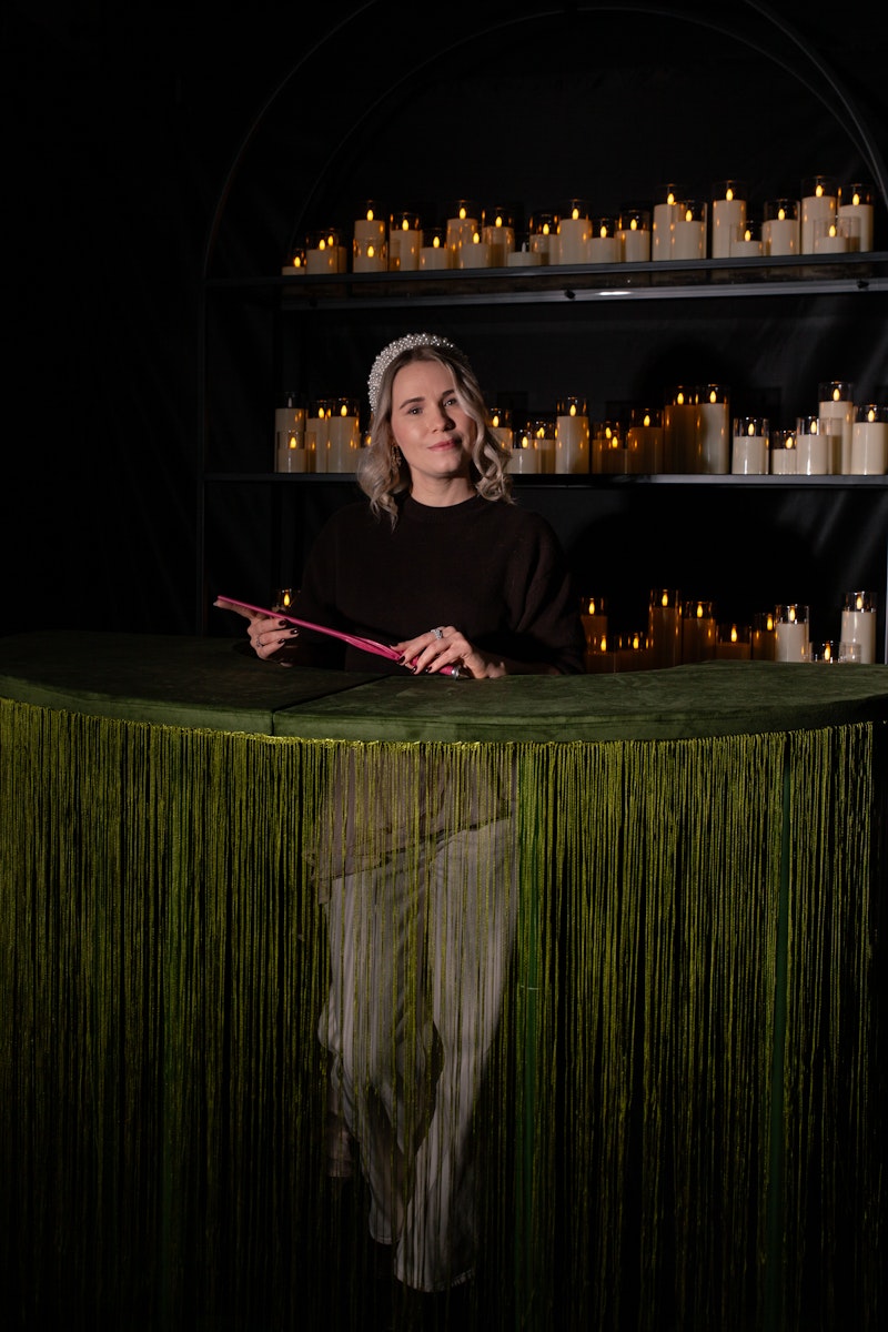 Стол коктейльный Твист Змейка С, Фисташковое пралине + матча (телескопические ноги)