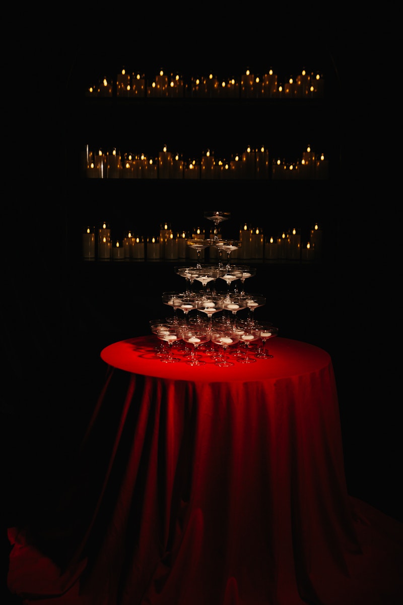 Скатерть велюр, круглая, Малиново-красный