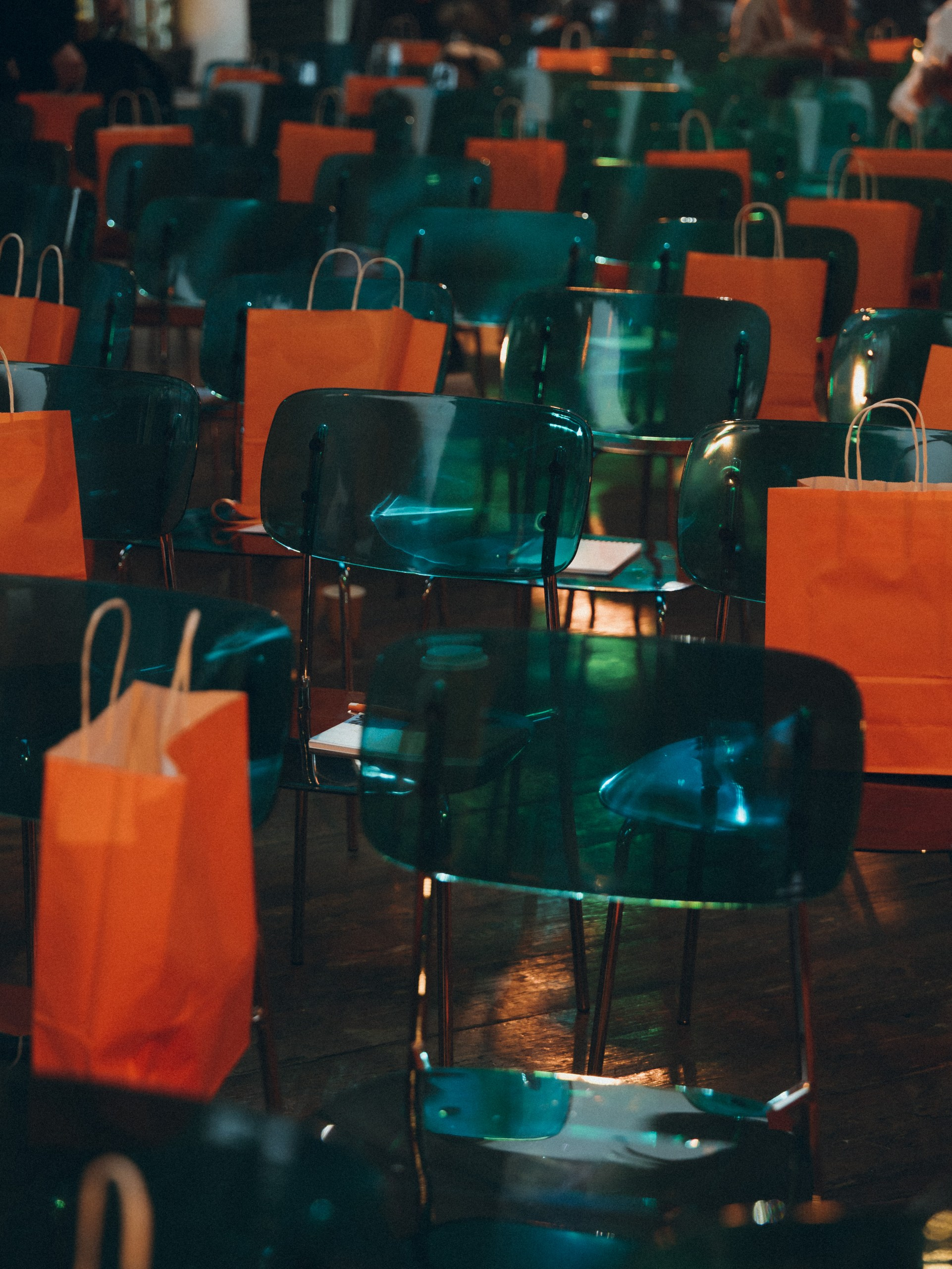 Стул Призм Серебро, Омут памяти