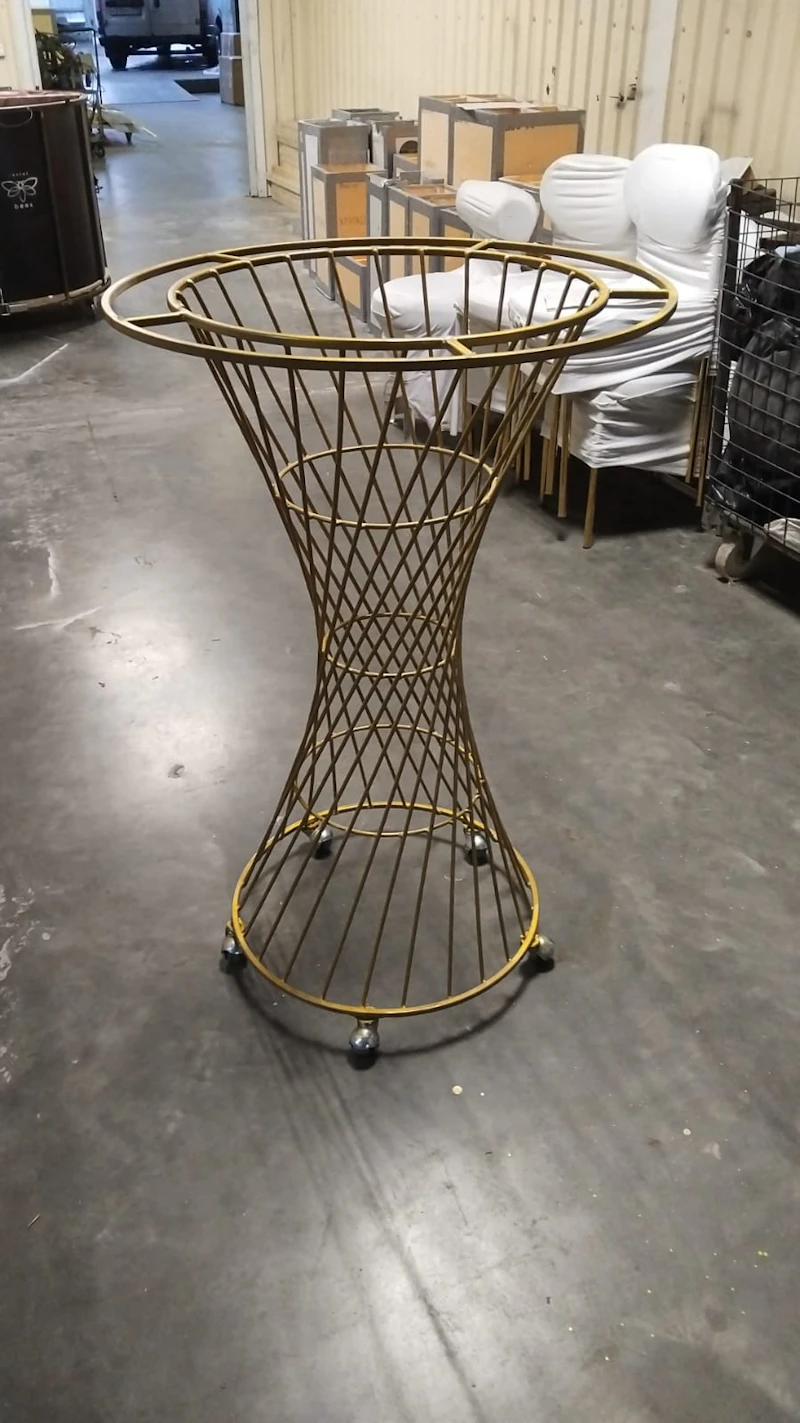 Стол для торта "Паутинка" золото