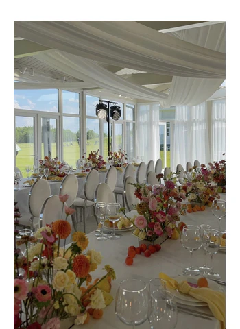 Скатерть прямая широкая бархатная белая