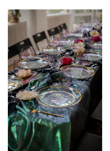 Тарелка "Кристи" перламутровая с золотым кантом