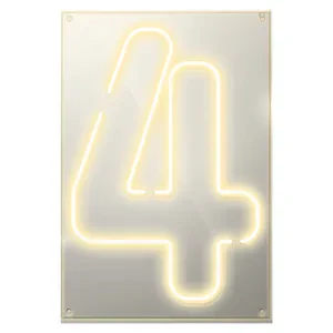 Неоновая надпись “4”