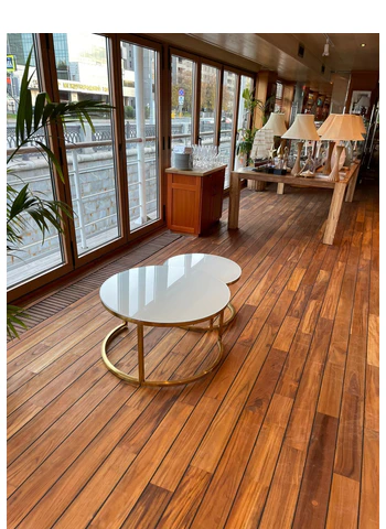 Набор журнальных столиков с белыми столешницами