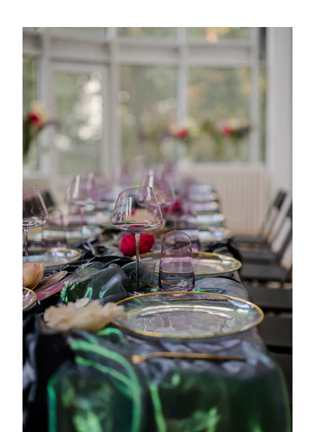 Тарелка "Кристи" перламутровая с золотым кантом