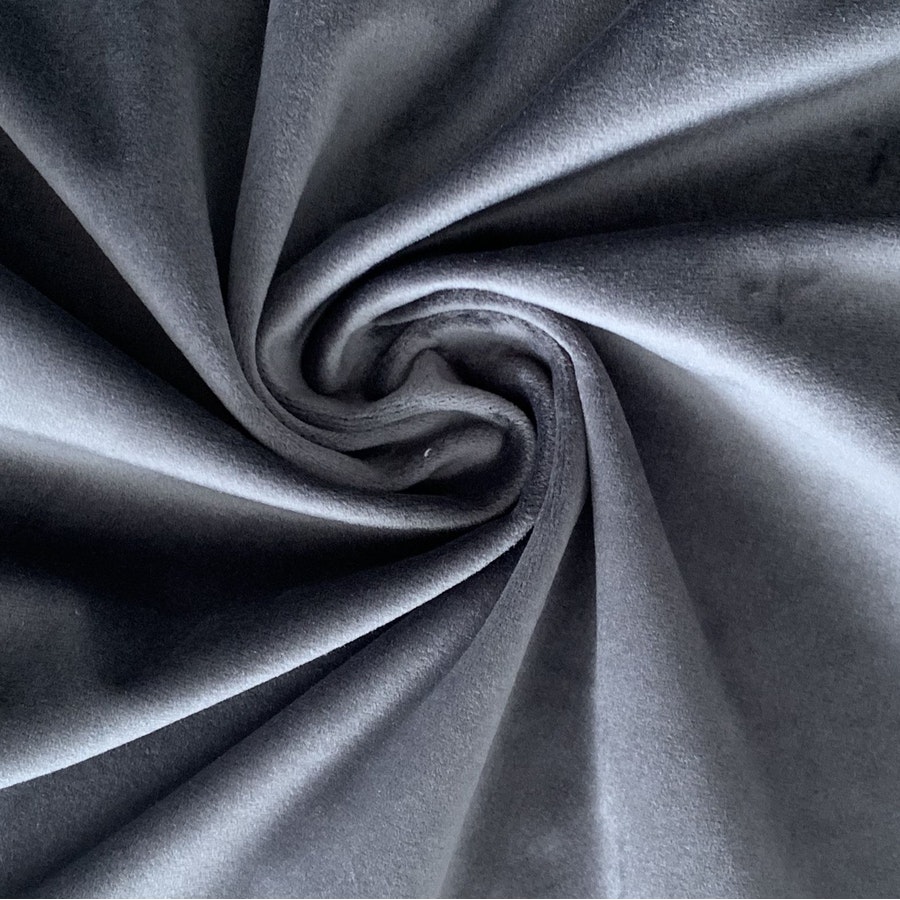 Скатерть круглая бархатная графитовая - Фото миниатюра 3