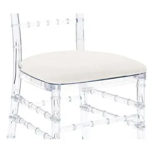 Подушка Кьявари молочная, бархат. Сдаётся со стулом