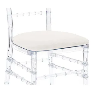 Подушка Кьявари молочная, бархат. Сдаётся со стулом