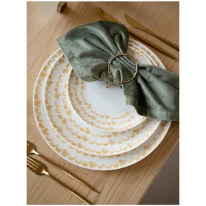 Кольцо для салфетки «Нума» золотое - Фото 2