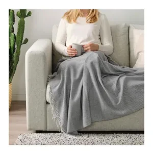 Плед «Скучаюпоикее» серого цвета - Фото 3