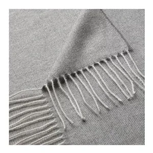 Плед «Скучаюпоикее» серого цвета - Фото 2