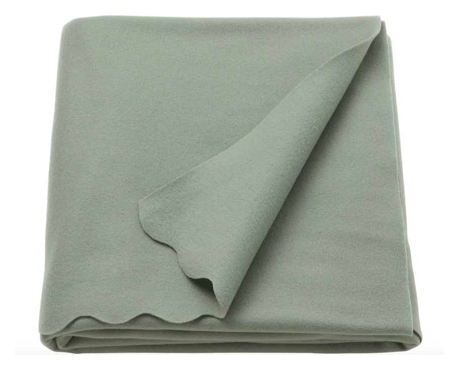 Плед «Скучаюпоикее» озерного цвета