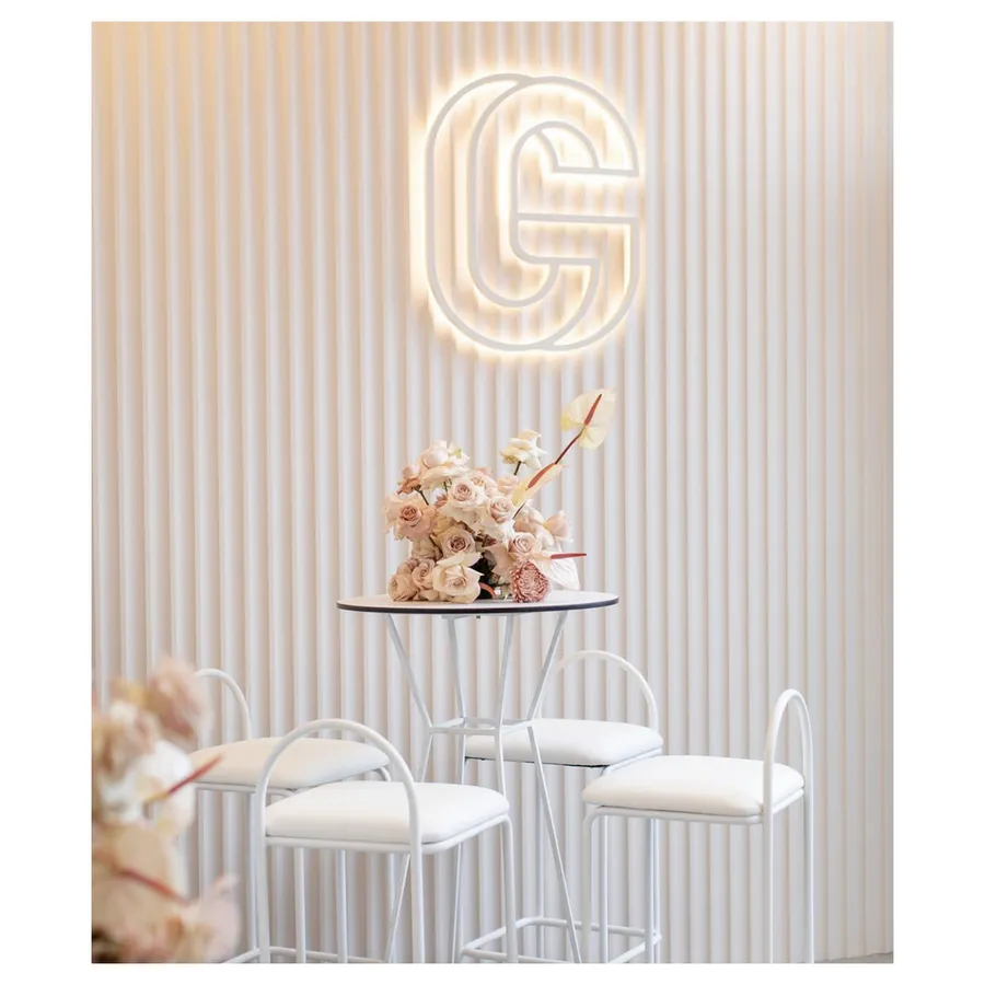 Коктейльный столик Песочные Часы Белый с круглой столешницей - Фото миниатюра 3