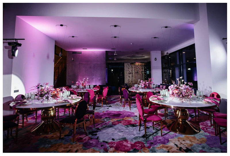 Круглый стол Идол, золотой (белая столешница)