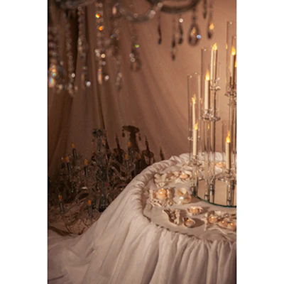 Скатерть с рюшами для столика для торта  - изображение 3