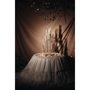 Скатерть с рюшами для столика для торта  - Фото 2