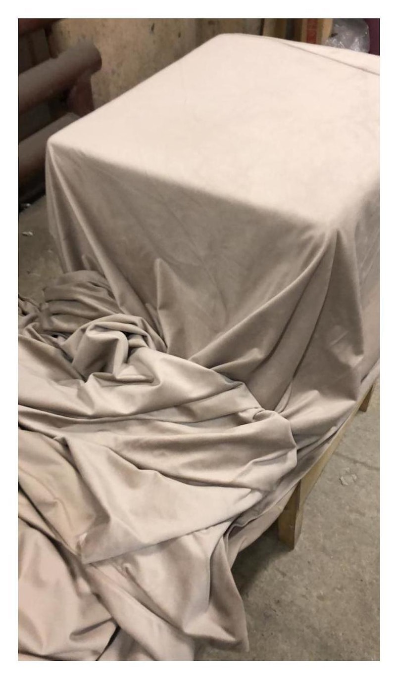 Скатерть велюр, круглая, бежевая