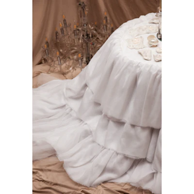 Скатерть с рюшами для столика для торта  - изображение 5