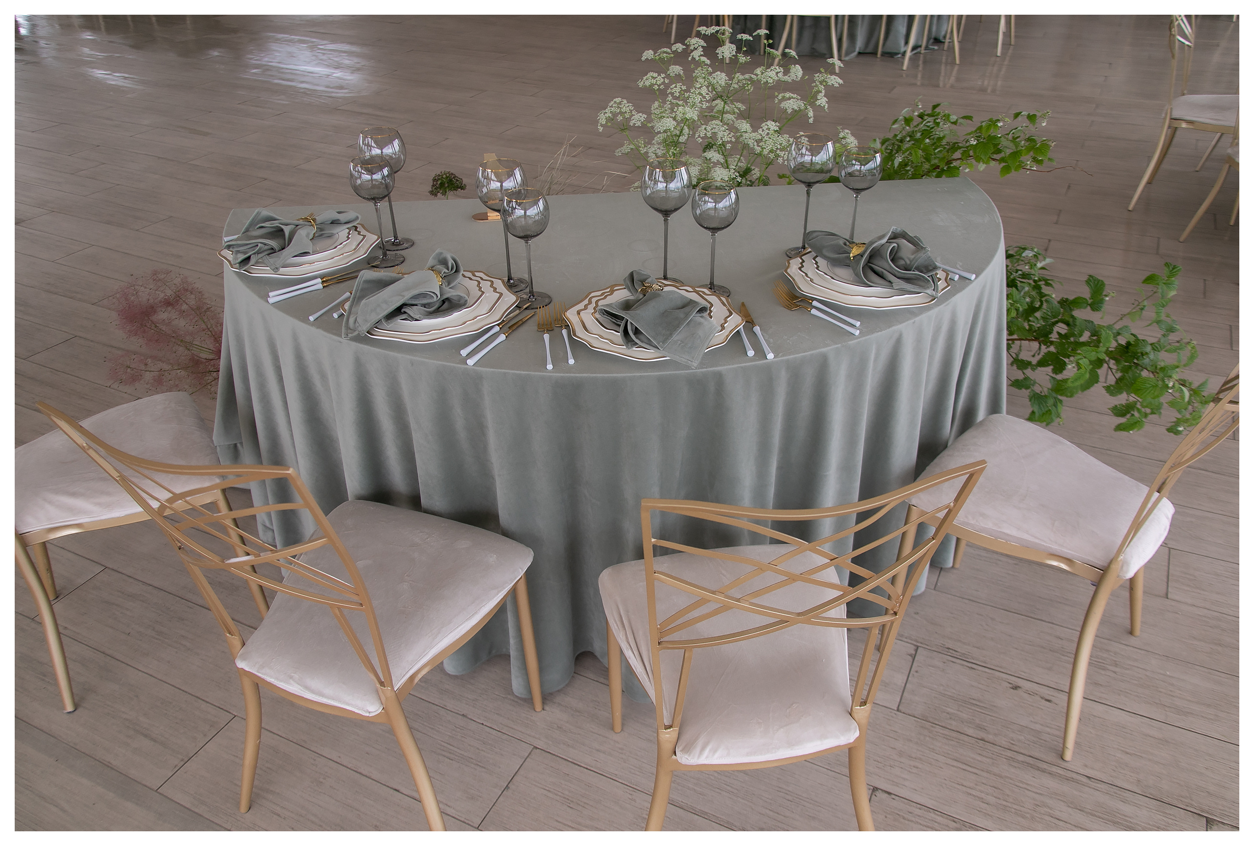 Cтол полукруглый, под скатерть