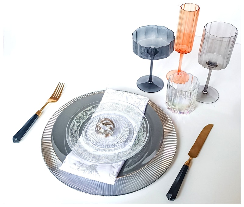 Тарелка ПИНТОН розовая Гуча М