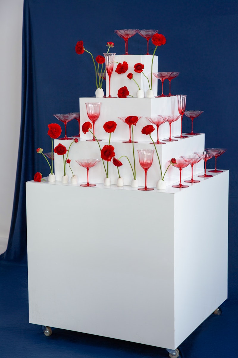 Горка для шампанского Майя Белая