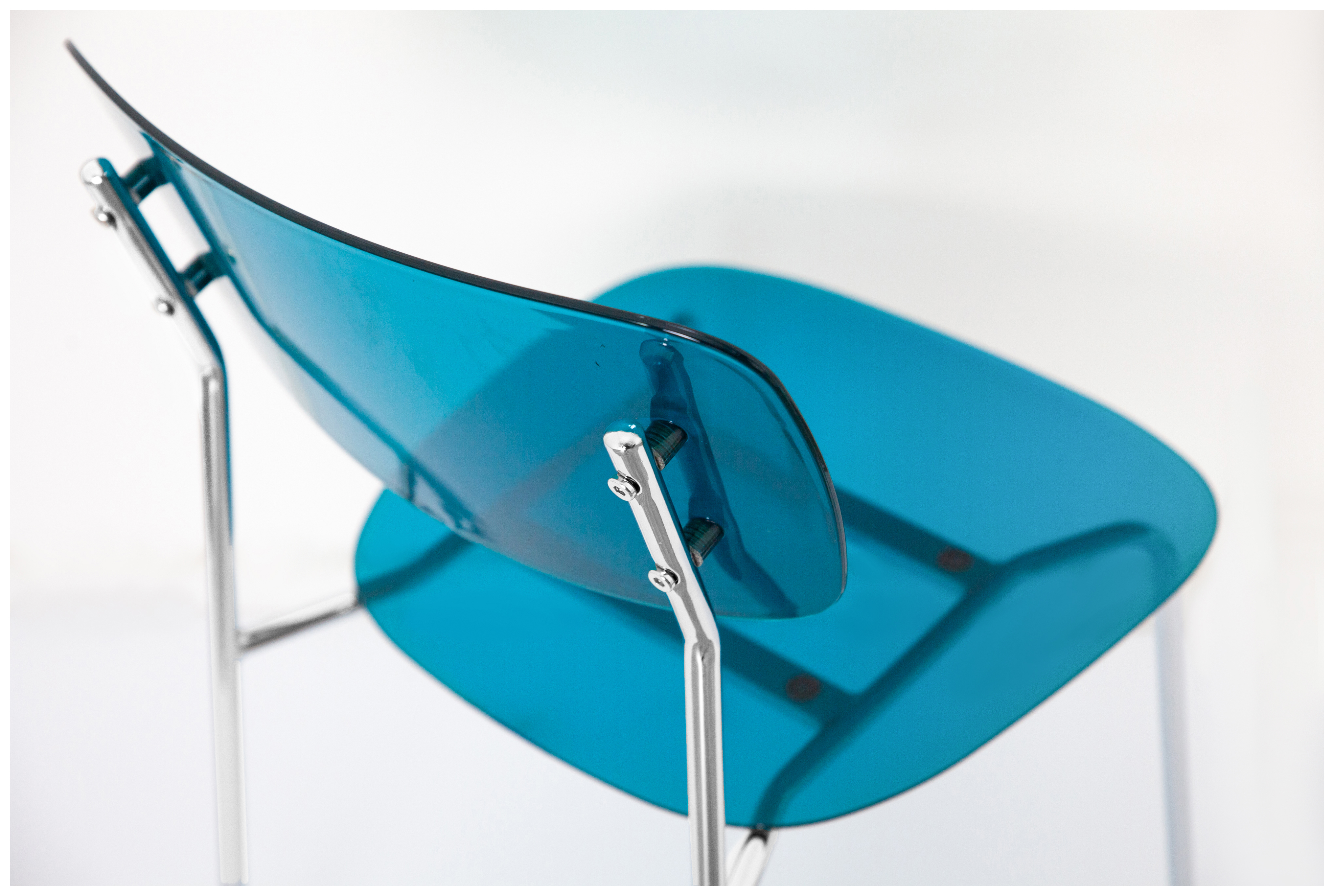 Стул Призм Серебро, Омут памяти