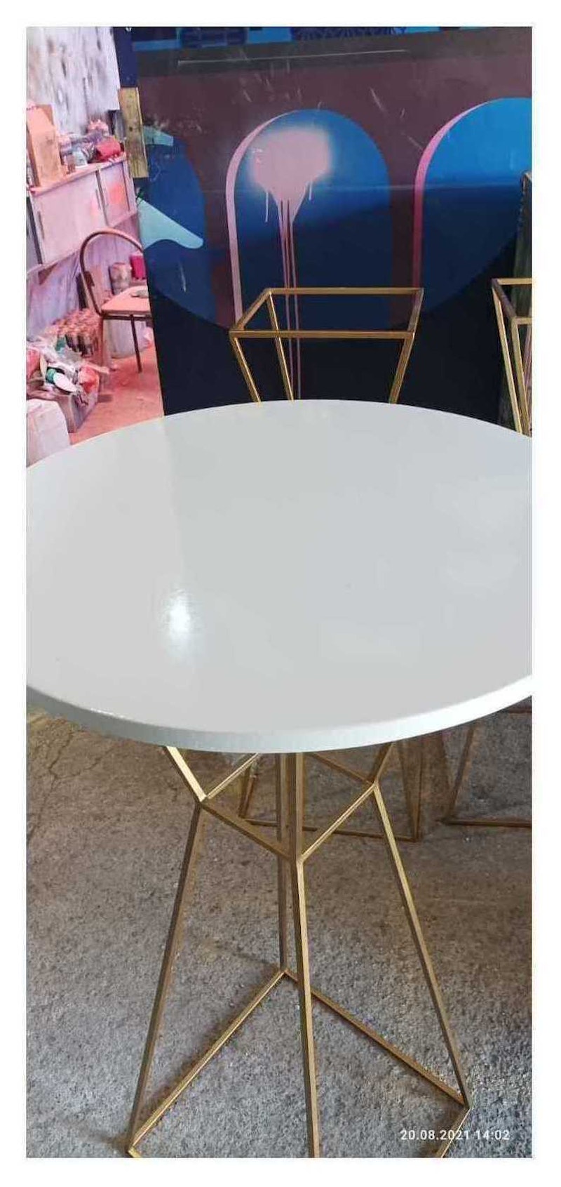 Коктейльный столик Песочные Часы Золото с круглой столешницей