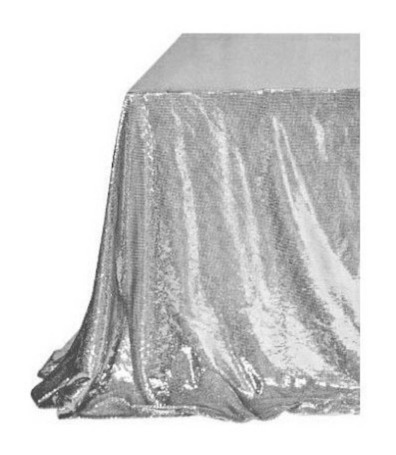 Скатерть с крупными пайетками, прямоугольная, белая