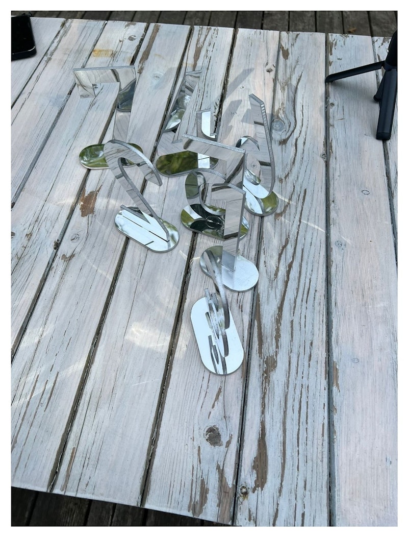 Номерок стола серебряный