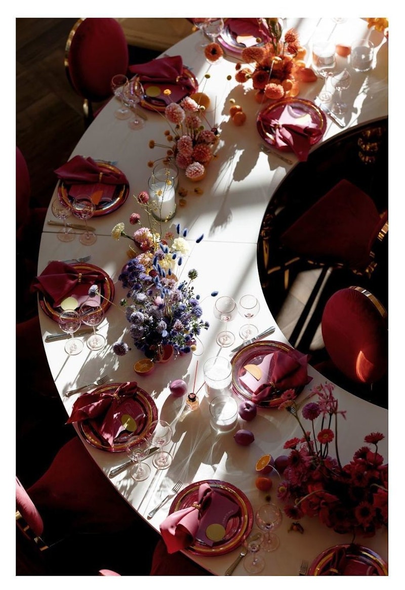 Стол-змейка-90, золотой, столешница белый МДФ, 1 модуль