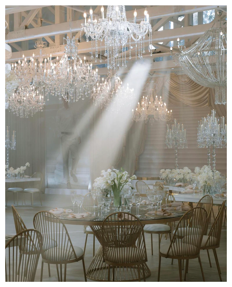 Стол Де Марко со стеклянной столешницей и разноцветной подсветкой (неон)