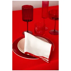 Салфетка белая с красным кантом - изображение 2